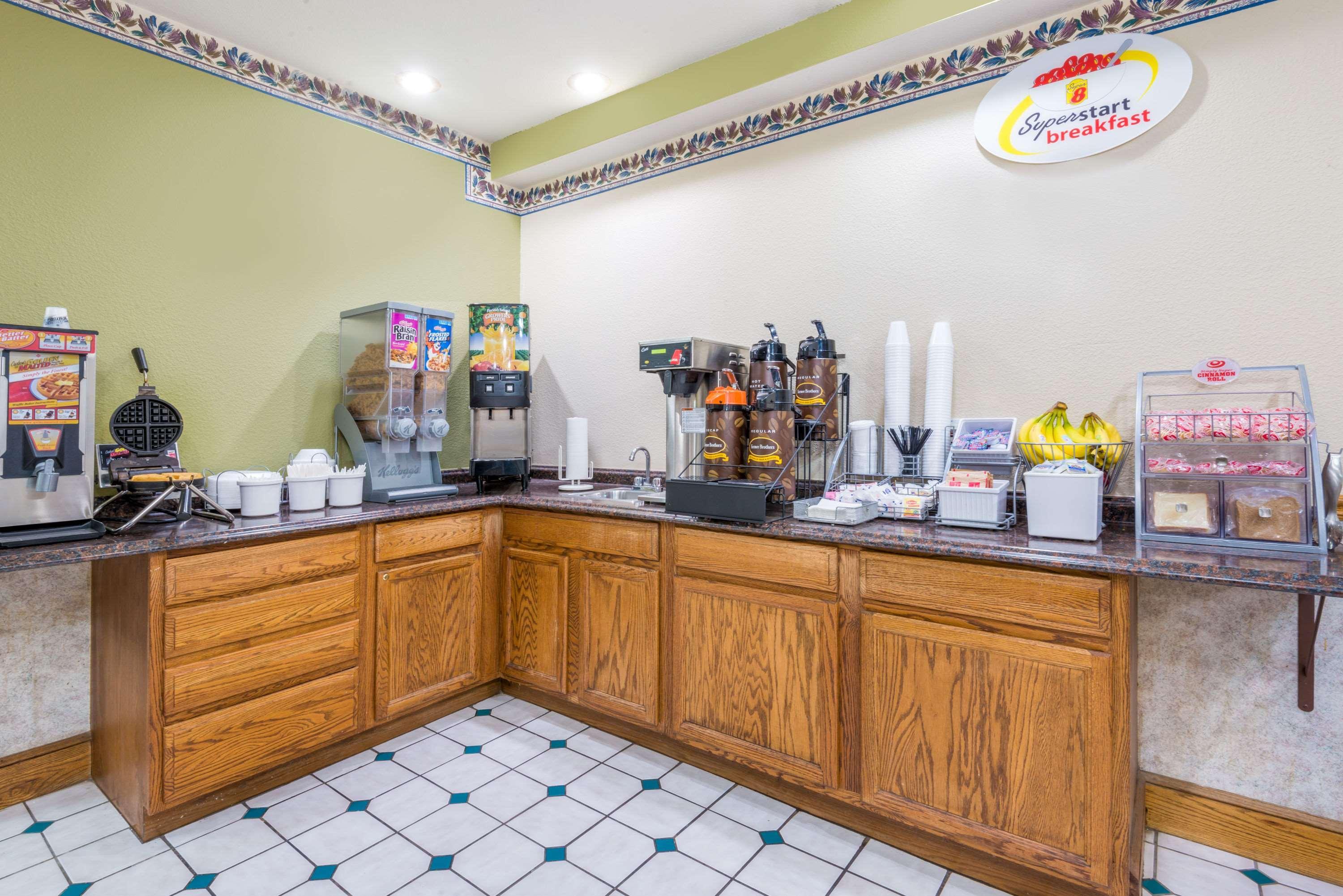 普拉特城/堪萨斯城国际机场北速8酒店 Platte City 外观 照片