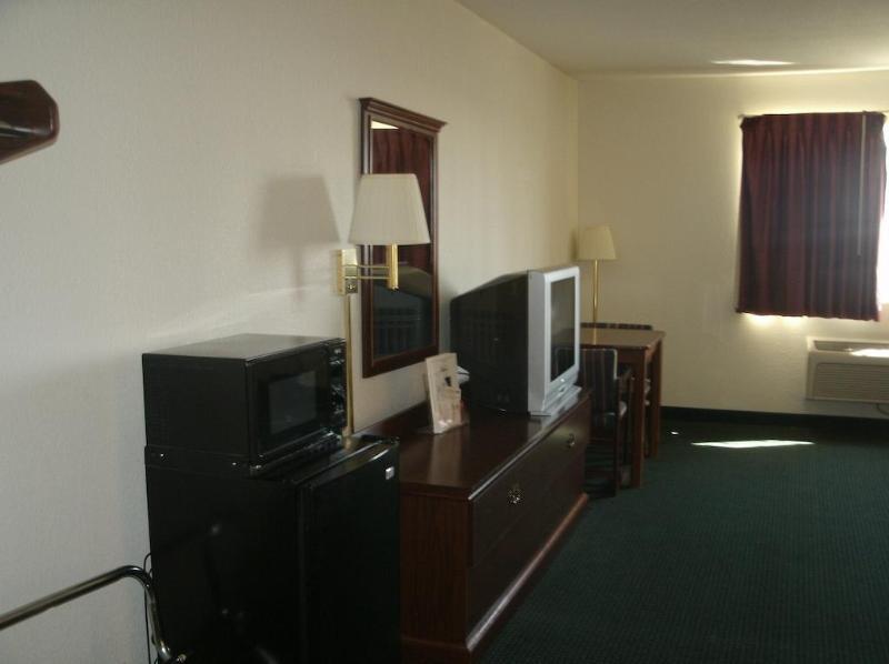 普拉特城/堪萨斯城国际机场北速8酒店 Platte City 外观 照片